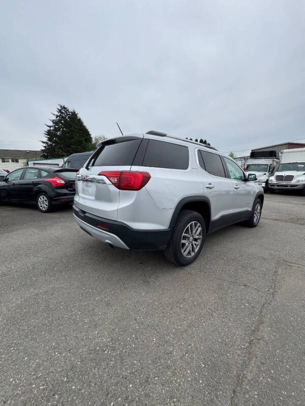 2017 GMC Acadia SLE-2