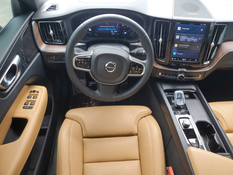 2022 Volvo XC60 B5 Inscription