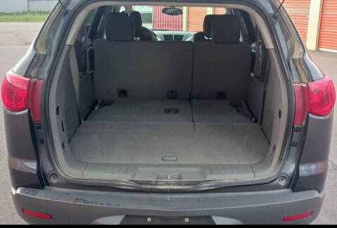 2011 Chevrolet Traverse LS