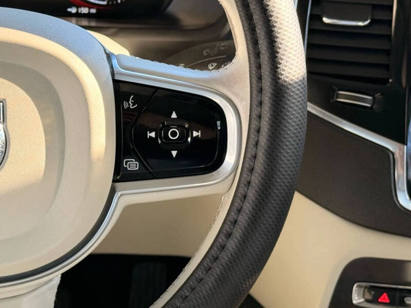 2018 Volvo XC90 T6 Momentum