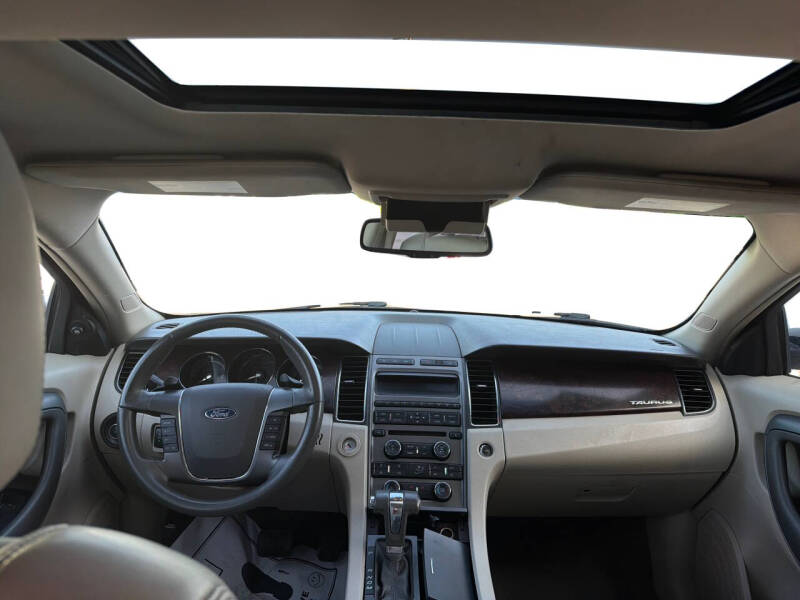 2011 Ford Taurus SEL