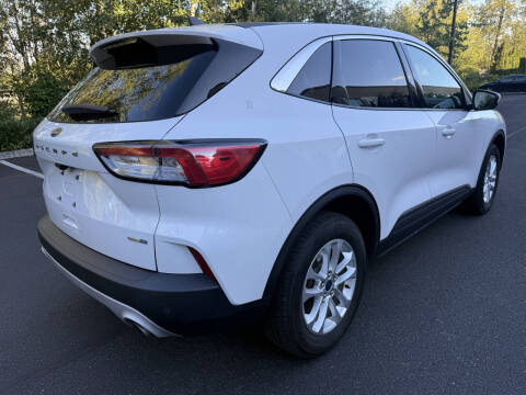 2020 Ford Escape SE