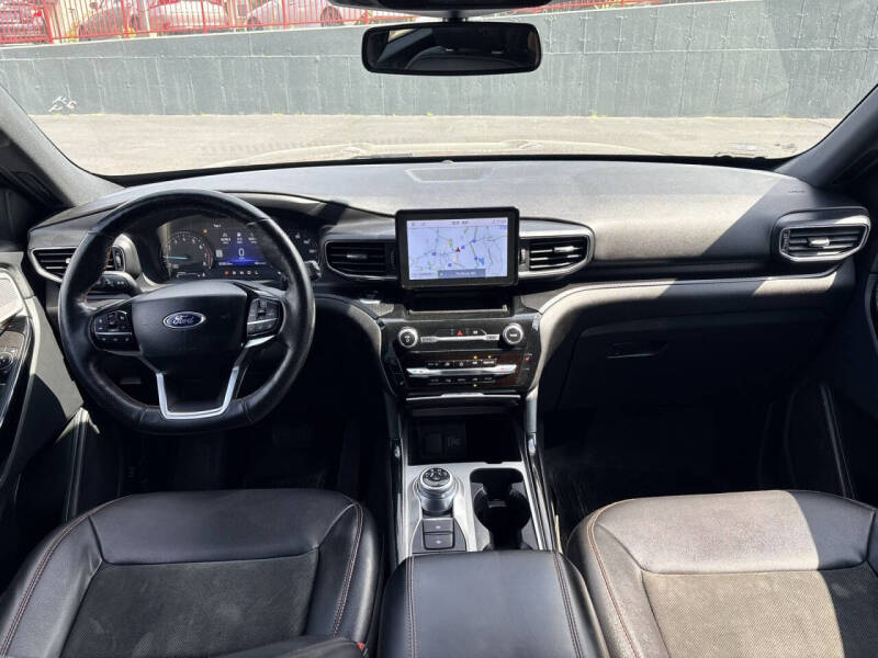 2022 Ford Explorer ST-Line
