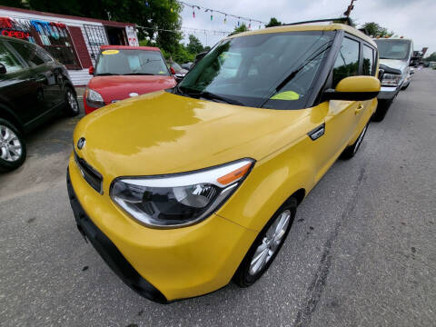 2015 Kia Soul for sale at Howe's Auto Sales in Lowell MA