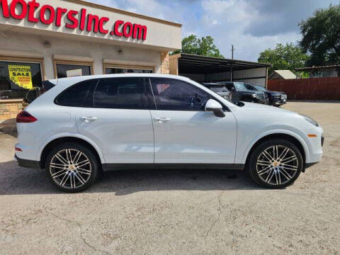 2017 Porsche Cayenne Platinum Edition