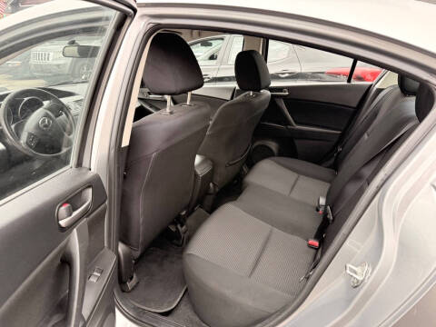 2013 Mazda MAZDA3 i SV