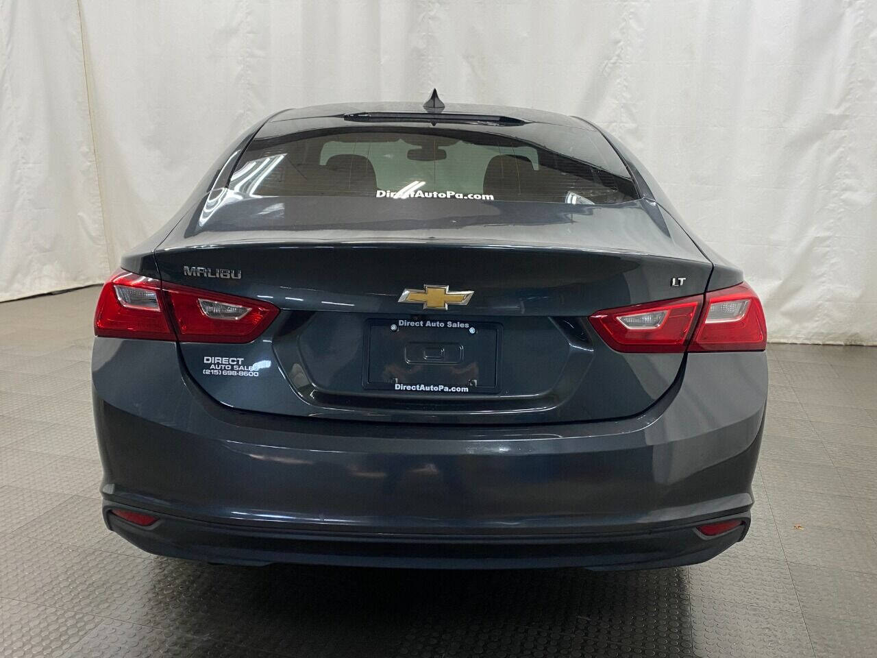 2018 Chevrolet Malibu LT 4dr Sedan - Gray exterior view 8