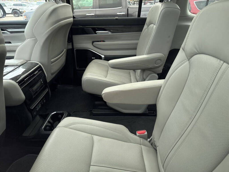 2022 Jeep Wagoneer Series III