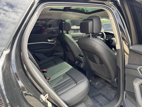 2024 Audi Q8 e-tron quattro Premium Plus