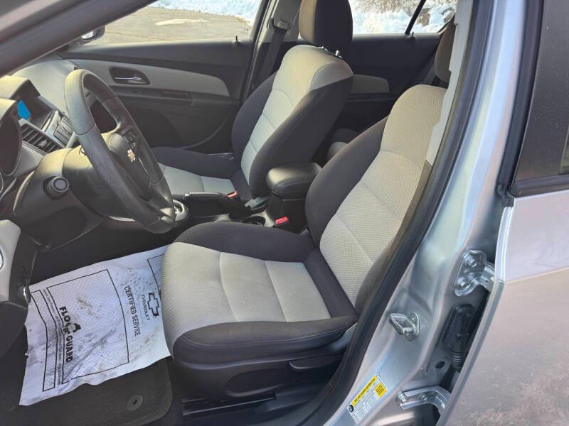 2013 Chevrolet Cruze LS Auto