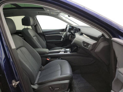 2021 Audi e-tron quattro Premium