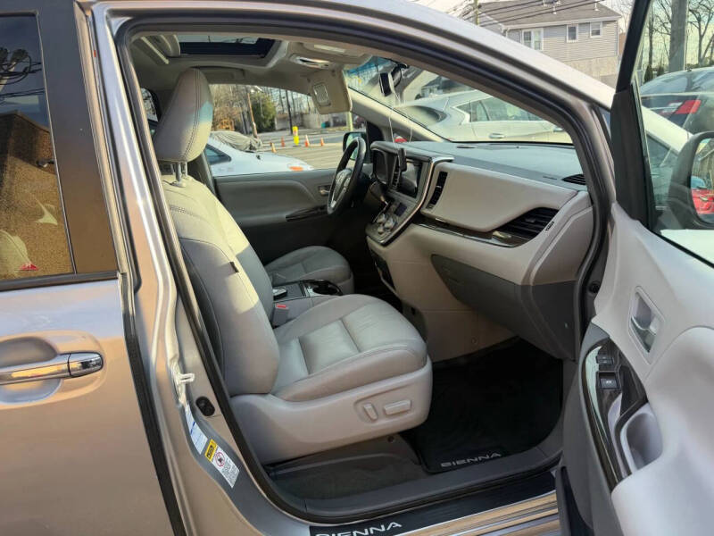 2017 Toyota Sienna