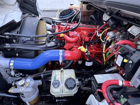 2019 Freightliner M2 106