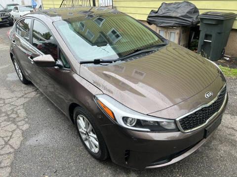 2017 Kia Forte for sale at UNION AUTO SALES in Vauxhall NJ
