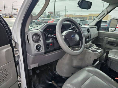 2012 Ford E-Series E-450 SD