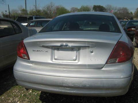 2002 Ford Taurus SE