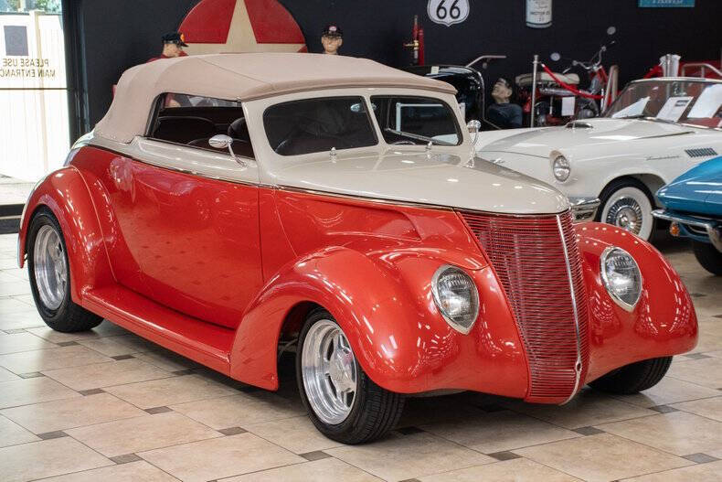 1937 Ford Cabriolet