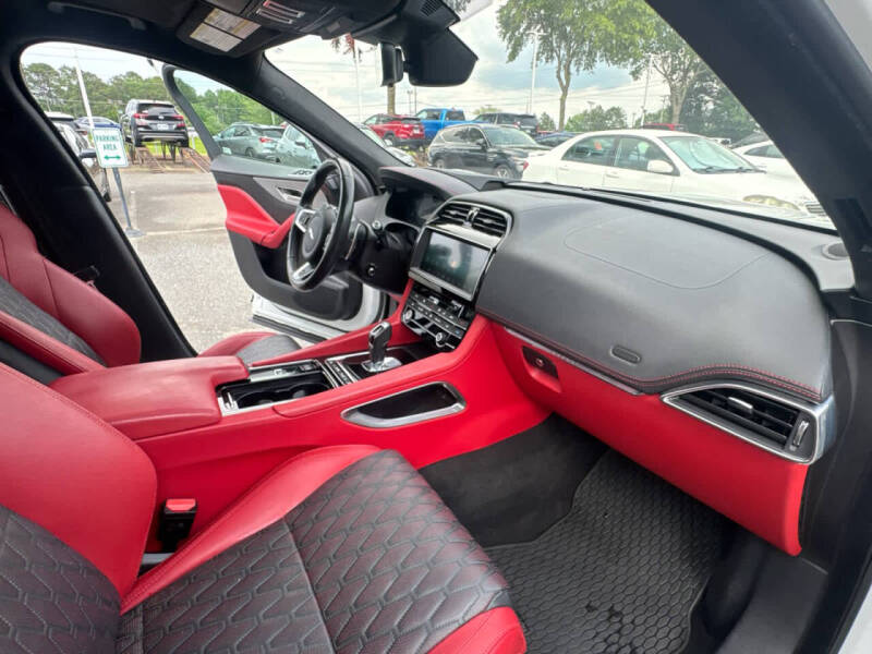 2020 Jaguar F-PACE SVR