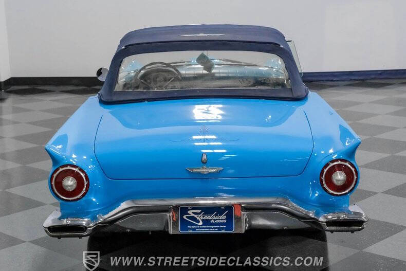 1957 Ford Thunderbird