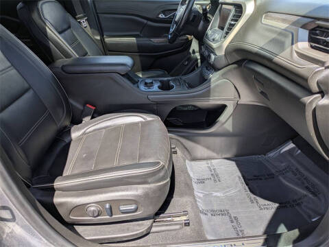 2022 GMC Acadia Denali