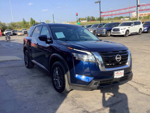 2022 Nissan Pathfinder SV