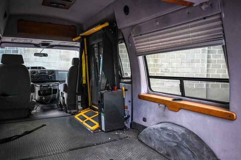 2011 Ford E-Series E-150