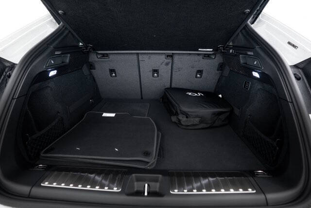 2025 Porsche Macan Turbo Electric