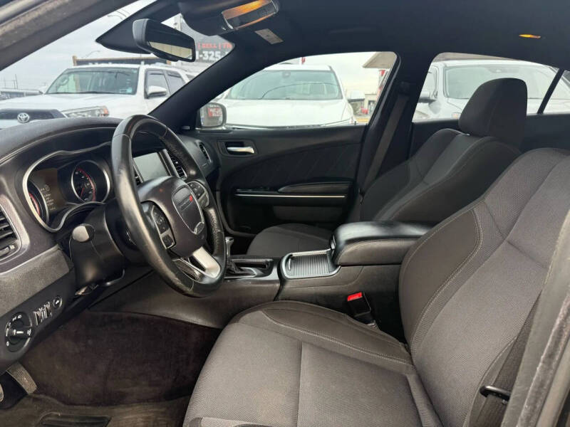 2016 Dodge Charger SXT