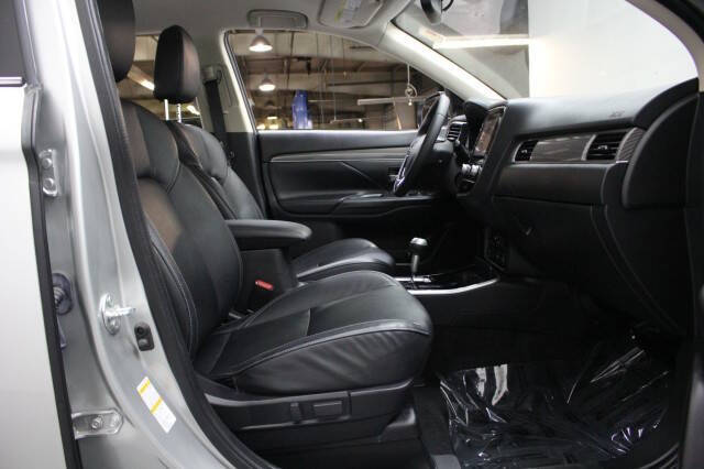 2020 Mitsubishi Outlander SE