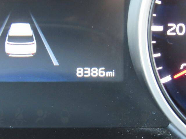 2023 Kia Carnival LX