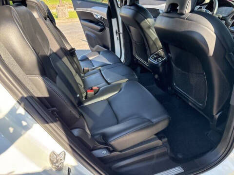 2022 Volvo XC90 T5 Momentum