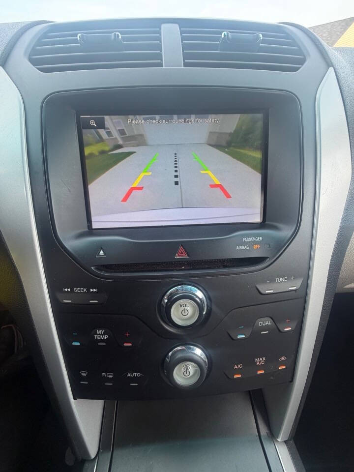 Silver 2012 Ford Explorer XLT XLT 4dr SUV 15