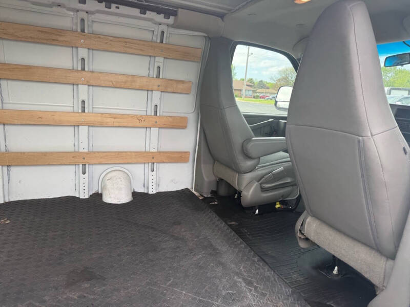 2022 GMC Savana 2500