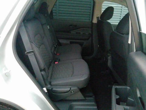 2025 Nissan Pathfinder SV