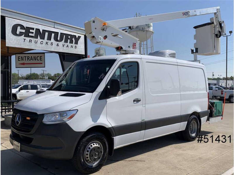 2021 Mercedes-Benz Sprinter Cargo Van Base's photo