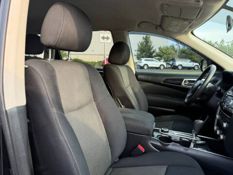 2017 Nissan Pathfinder S