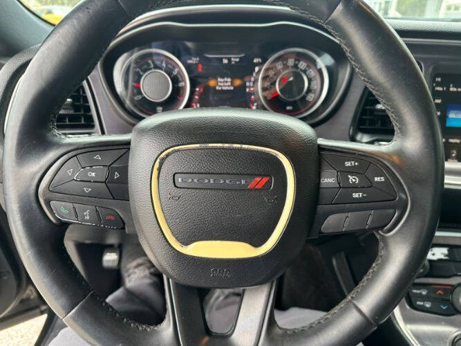 2015 Dodge Challenger SXT