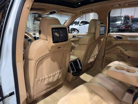 2013 Porsche Cayenne GTS