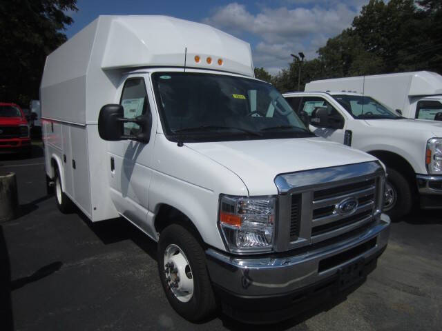 2025 Ford E-Series E-350 SD