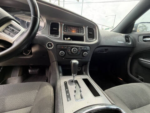 2013 Dodge Charger SE