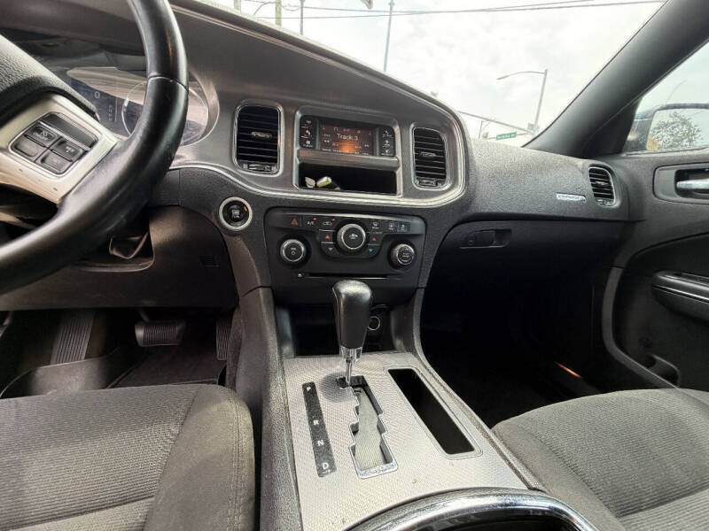 2013 Dodge Charger SE