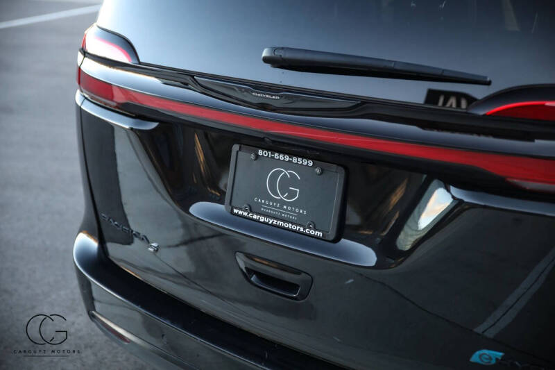 2023 Chrysler Pacifica Plug-In Hybrid Limited