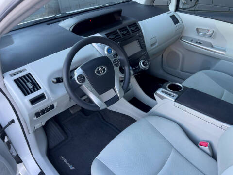 2014 Toyota Prius v Three