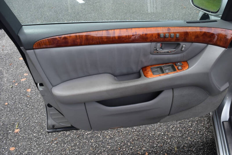 2005 Lexus LS 430