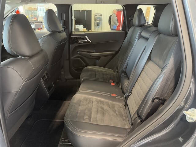 2024 Mitsubishi Outlander SE