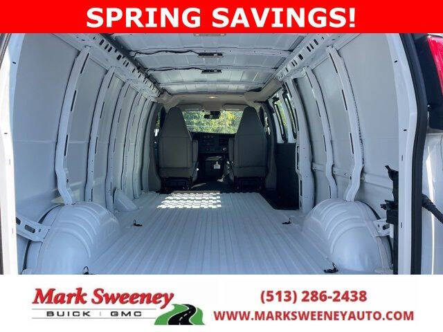 2025 GMC Savana 2500