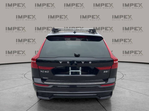 2024 Volvo XC60 B5 Core Dark Theme