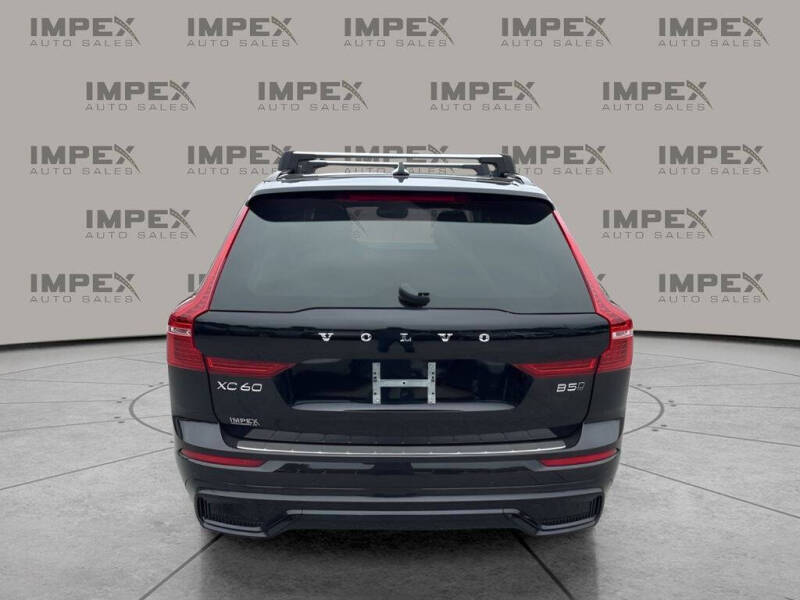 2024 Volvo XC60 B5 Core Dark Theme
