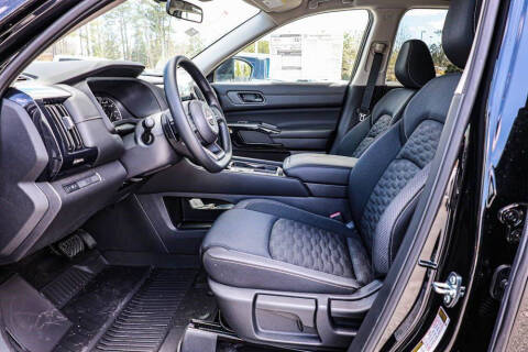 2025 Nissan Pathfinder S