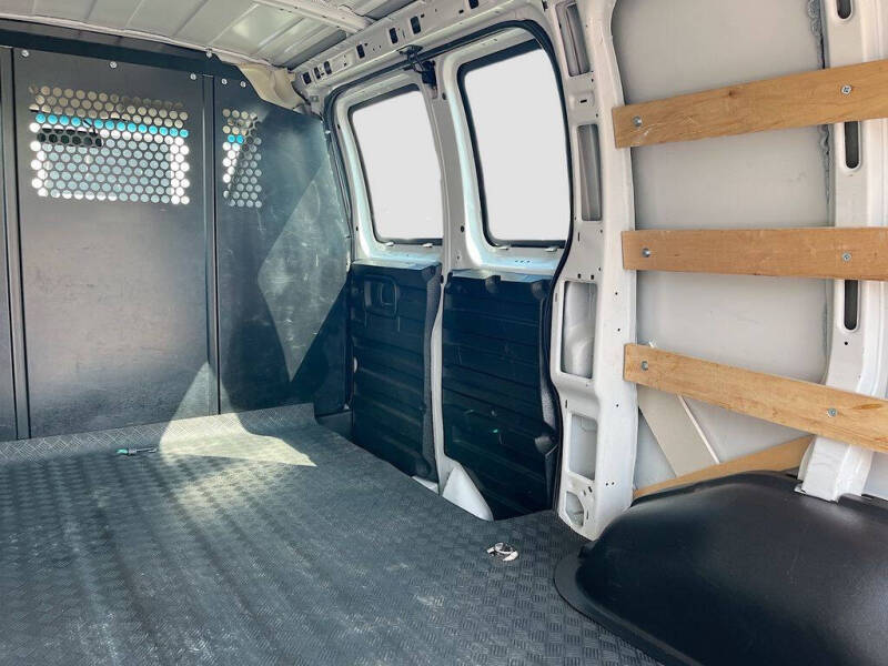 2022 GMC Savana 2500